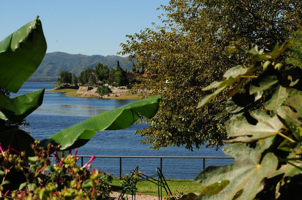 Hostal De La Costa Villa Carlos Paz Buitenkant foto