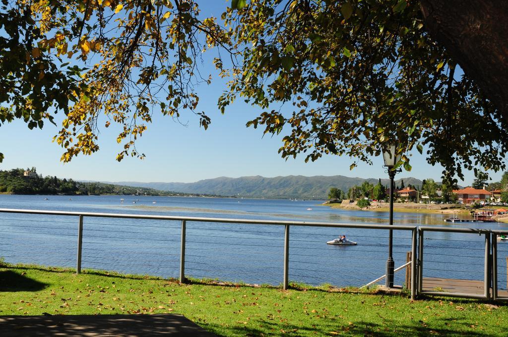Hostal De La Costa Villa Carlos Paz Buitenkant foto