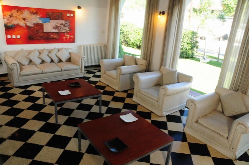 Hostal De La Costa Villa Carlos Paz Buitenkant foto