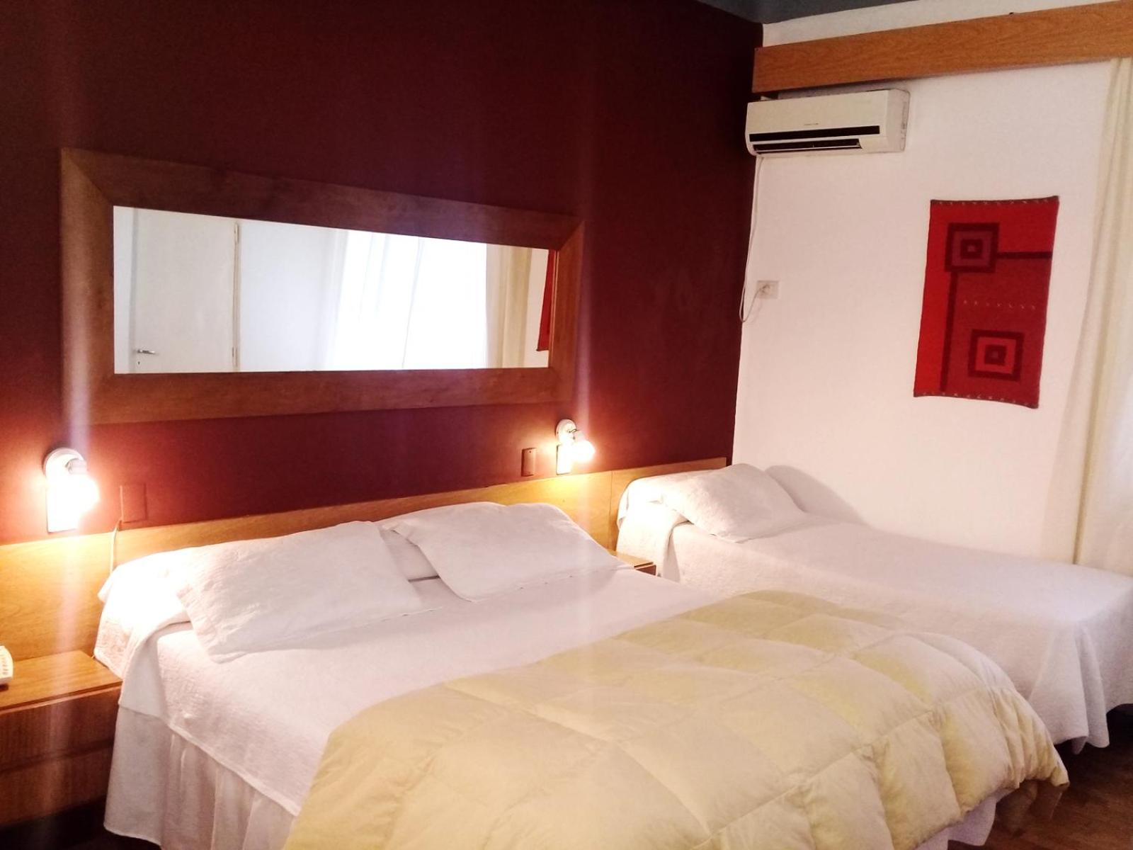 Hostal De La Costa Villa Carlos Paz Buitenkant foto