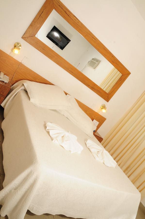Hostal De La Costa Villa Carlos Paz Buitenkant foto