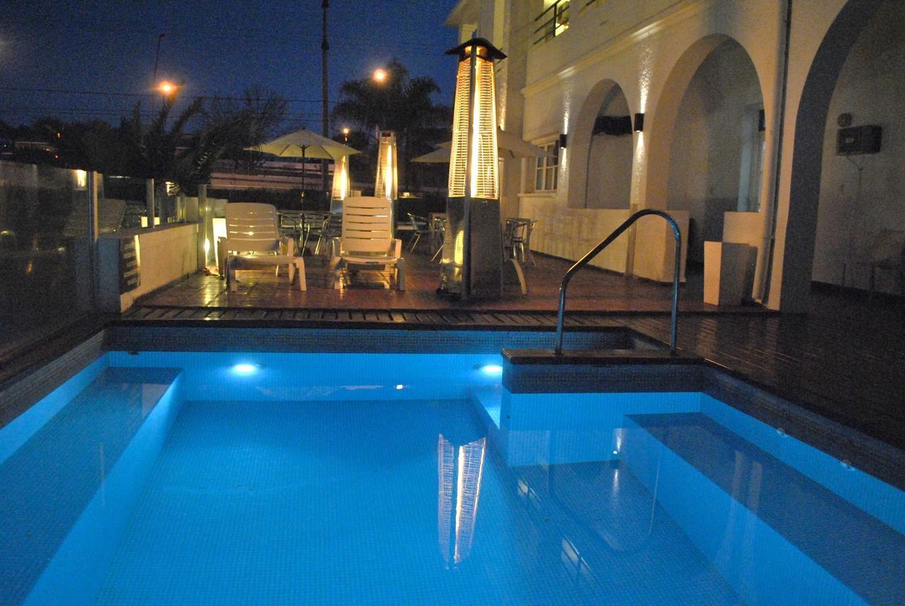 Hostal De La Costa Villa Carlos Paz Buitenkant foto